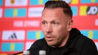 Bellamy rejects club offers to commit to Wales