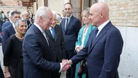 King enjoys Shakespeare performance in company of Italian actor Luca Zingaretti