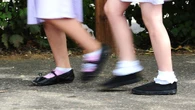 Labour to push for school mobile phone ban