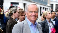 Jeffrey Archer offers to write your name into his novel as charity auction prize