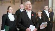 Speaker Lindsay Hoyle drops into Emmerdale’s bistro for a cuppa