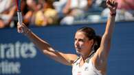 Emma Navarro finishes strongly to beat Paula Badosa in US Open quarter-final