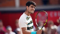 Carlos Alcaraz regains his Queen’s crown after beating Jiri Lehecka in final
