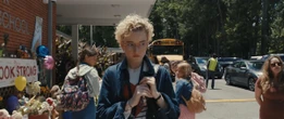 Is Weapons worth watching? Critics deliver verdict on Julia Garner horror film