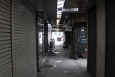 どうやって…？ あの町中華やコロッケ店が「閉店地獄の商店街」でも生き残れるワケ