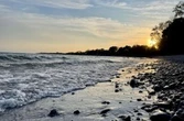 Father drowns trying to save daughter at Ontario beach