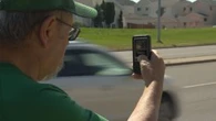 Calgary man uses own radar to show police drivers are speeding in his neighbourhood