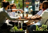 Cost of living drives 3 in 4 Canadians to skip eating out, report shows