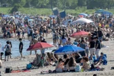 Put down your phone while supervising kids in the water, Lifesaving Society urges