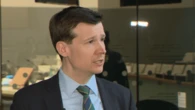 Poll shows 44% of Calgarians feel positive about Mayor Farkas while many remain unsure