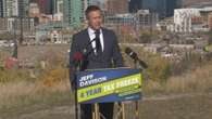 Former Calgary city councillor Jeff Davison announces bid for mayor