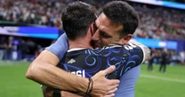 El abrazo que hizo llorar a todos: Messi y Scaloni unidos por el sueño de la cuarta estrella