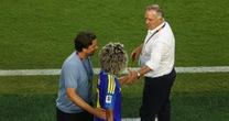 ¡Piel de gallina! Así celebró Dick Advocaat el primer punto de Curazao en un Mundial