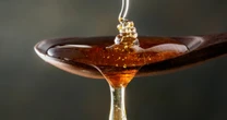 Can honey treat seasonal allergies?