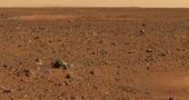 Scientists propose warming up Mars by using heat-trapping 'glitter'