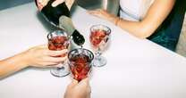 Moderate drinking linked to lower risk of death, but there's a major catch