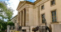 Gold worth $700,000 stolen in Paris museum heist