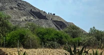 Gunman at Mexico's Teotihuacán pyramids kills Canadian woman, injures others 