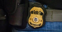 Protesters arrived to defend roofers sought by immigration agents