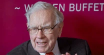 Berkshire Hathaway cash pile surges to record 