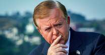 Lou Dobbs, cable news pioneer who vocally backed Donald Trump, dies at 78