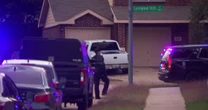 Video appears to show man robbing a bank and shooting off-duty officer