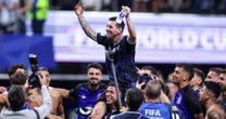 Argentina beats England to reach finals