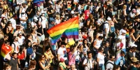 Thousands march in Hungary Pride parade to oppose anti-LGBTQ law