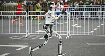 Robots Race Against Humans in Half-Marathon in China