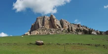Woman dies after falling 200 feet from Wyoming mountain cliff
