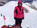 Махала рукой: появились новые кадры с застрявшей в горах Наговициной (ВИДЕО)