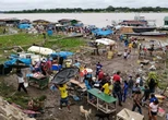 Ambulantes que atuam na orla de Tabatinga são remanejados no Amazonas