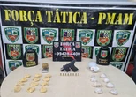 Homem é preso com arma e bolsa entupida de drogas em Manaus
