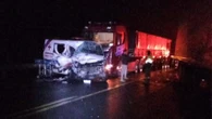 Mulher morre e seis ficam feridos em acidente entre ambulância, carro e três caminhões na Bahia