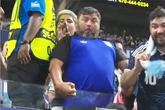 Vídeo mostra torcedor da Argentina imitando macaco para youtuber americano em jogo da Copa do Mundo