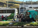 Acidente com dois ônibus deixa quatro pessoas mortas e 16 feridas em rodovia