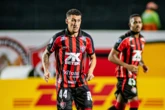Entenda a condição que tirou Gabriel Baralhas de jogo do Vitória
