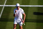 João Fonseca vence rival holandês, avança em Wimbledon e mantém sonho vivo no Grand Slam