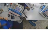 Imagens mostram funcionária de lotérica furtando bilhete antes de pedir demissão e alegar que marido ganhou prêmio