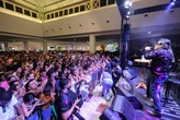 Calcinha Preta arrasta multidão durante show em shopping de Salvador