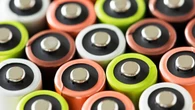 Como saber em 5 segundos se uma pilha ainda tem energia? Veja truque simples
