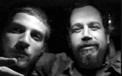 Chay Suede presta homenagem a Ricardo Spencer após morte do diretor: 'Foi tão cedo'