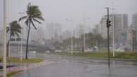 Frente fria chega em Salvador e previsão é de 90% de chuva