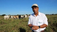 Longe do futebol, ex-atacante da Seleção Brasileira vira fazendeiro e cria 4 mil cabeças de gado