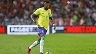 Gigante da Premier League faz proposta milionária e quer levar lateral do Flamengo por R$ 53 milhões