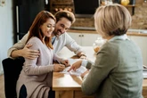 Veja a diferença entre contrato de namoro, união estável e casamento