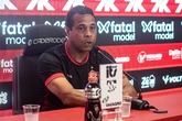 Interino do Vitória admite vergonha de vestir a camisa do clube após goleada para o Flamengo
