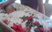 Menino acorda no próprio velório e pede água; depois, mãe descobriu que ele estava mesmo morto