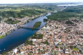 Tiroteio entre facções assusta moradores e deixa adolescente baleado em Cachoeira