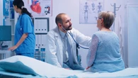 Cardiologista aponta diferenças dos sintomas de infarto em homens e mulheres; aprenda a detectar